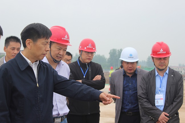 亳州市委常委、常务副市长李军一行赴路桥集团亳蒙高速公路01标项目调研指导