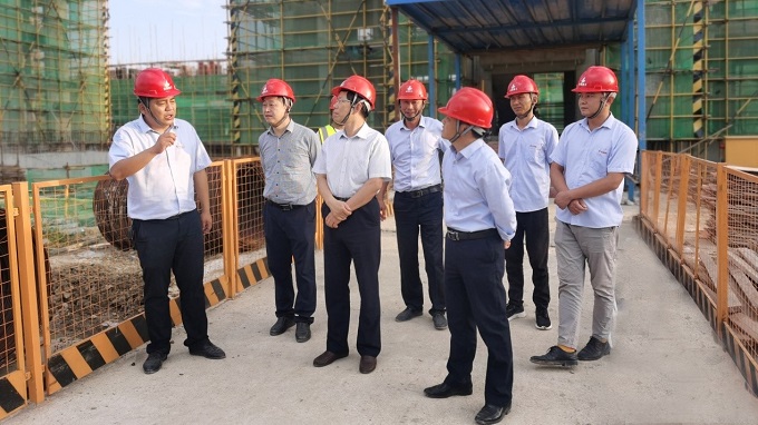 股份公司董事长王厚良赴安建总承包寿县恒大项目调研