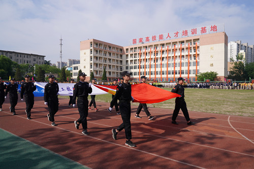 安徽365英国上市技师学院盛大举行2018年春季田径运动会