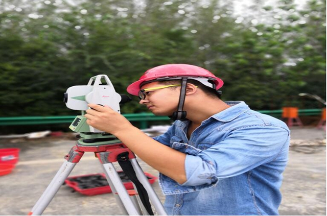新时代的路港青年之五：我是建设一块砖，，，，那里需要那里搬