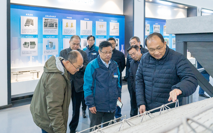 芜湖市人大常委会副主任、三山经济开发区党工委书记何向阳调研考察安徽365英国上市修建工业公司