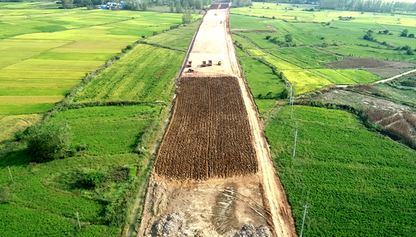 【路桥“竞”行时】大干快上 一连领跑—安徽路桥明巢高速05标再掀施工热潮 
