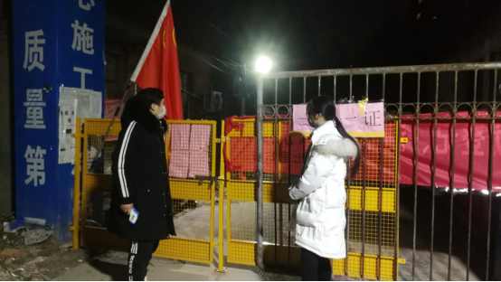 青年自愿者抗”疫“在一线