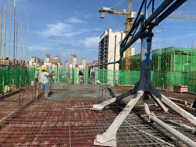 安徽一建劳动竞赛系列报道一：战高温 斗酷暑 保生产