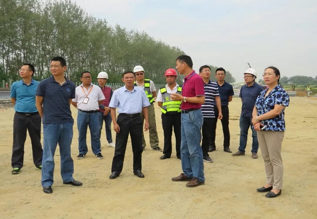 安徽省交通运输厅总工程师章后忠调研路桥集团芜合改扩建三标项目