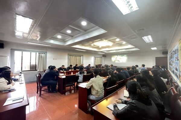 安徽路港“献礼建党100周年”系列报道6：思念革命先烈，，，，罗致奋进实力