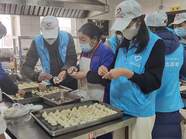 践行雷锋精神·弘扬时代新风——路桥集团西藏新瑞公司青年起劲加入自愿服务活动