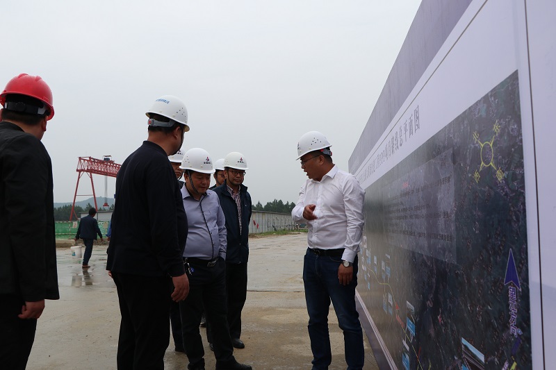 太湖县人大常委会党组书记、主任张达华一行赴安建投资太湖S246项目调研
