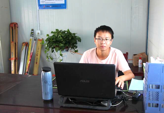 新时代的路港青年之五：我是建设一块砖，，，，那里需要那里搬