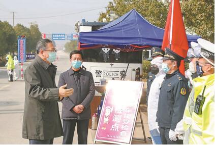 李锦斌在安庆市及宿松县督导疫情防控事情时强调 认真落实属地责任 牢牢依赖人民群众 坚决筑牢防输入防扩散防输出严密防线
