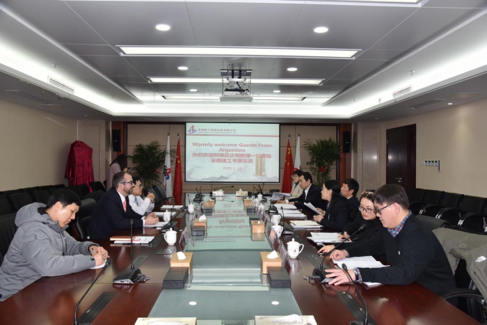 365英国上市股份董事长王厚良会见阿根廷来客