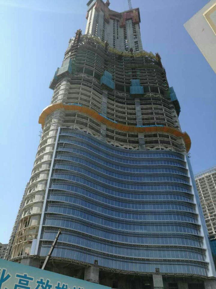 集团公司组织赴武汉绿地中心项目观摩、中建三局调研