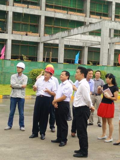 肥东县委书记杨宏星视察安徽三建承建的肥东县人民医院项目