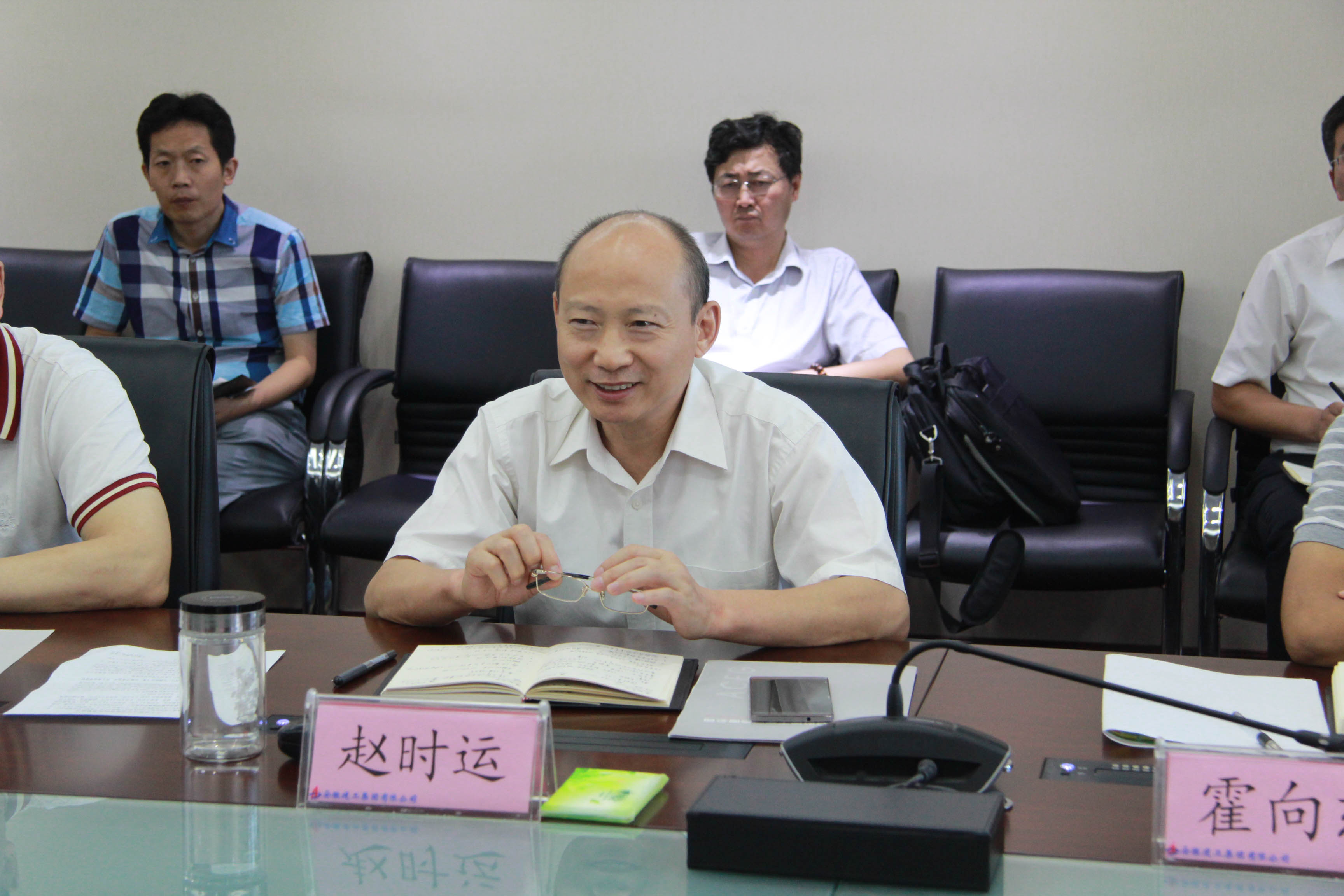 365英国上市董事长赵时运会见固镇县长朱琳一行