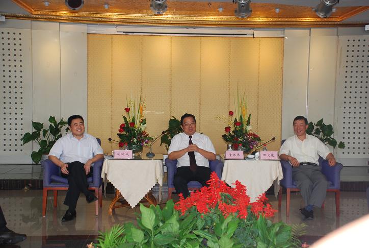 胡董事长一行拜会宣都会向导