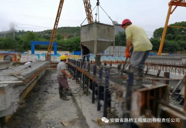 向双节时代奋战在施工一线的路桥集团员工们致敬