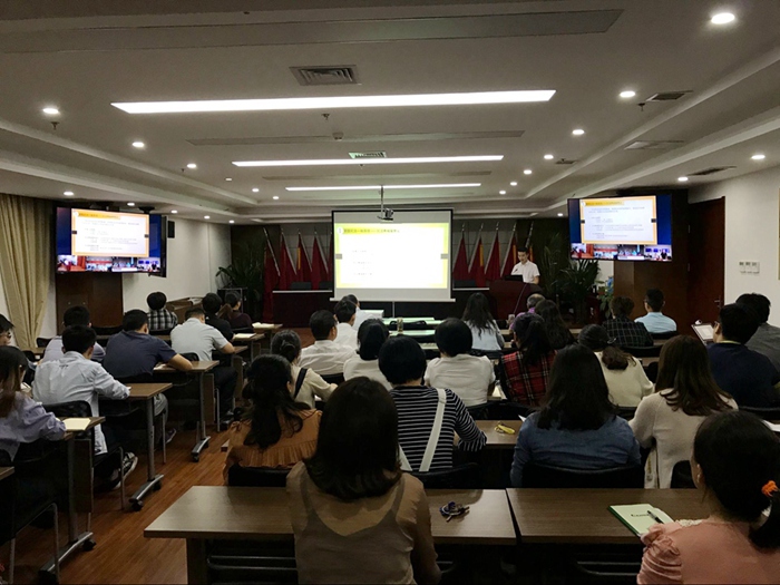 安建地产组织开展“学习民法总则，，，，，，推进依法治企”专题培训
