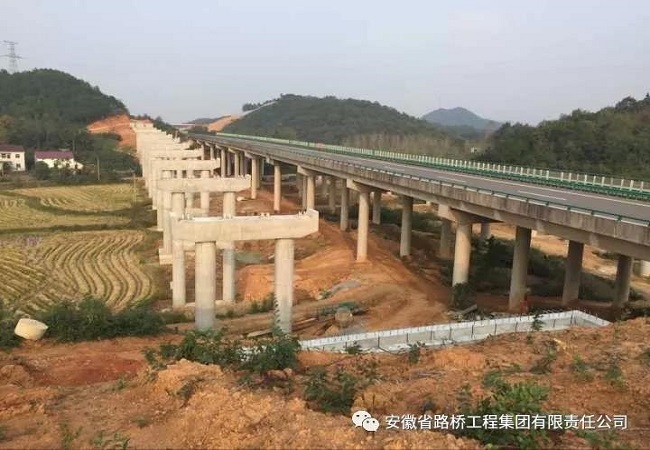 抢抓晴晴天气，，，路桥集团各项目大干快上