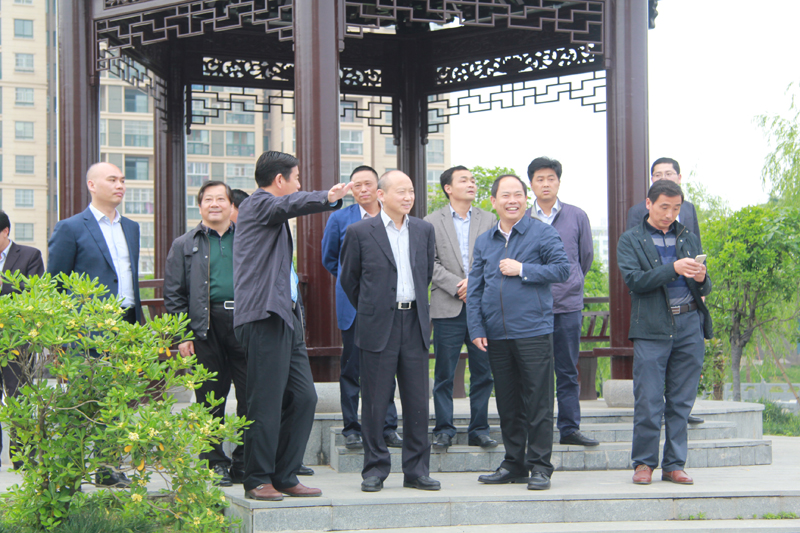 365英国上市董事长赵时运一行赴固镇县对接并签署战略相助协议