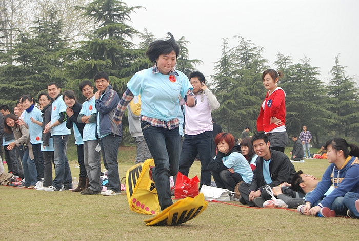 365英国上市团委举行第二届青年联谊会