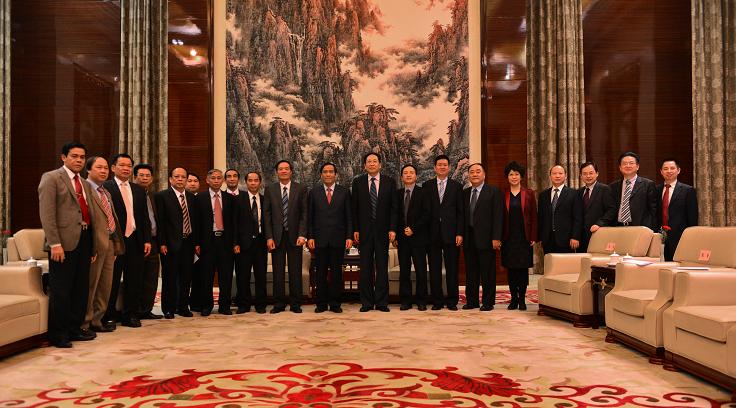 省委副书记李锦斌会见越南客人