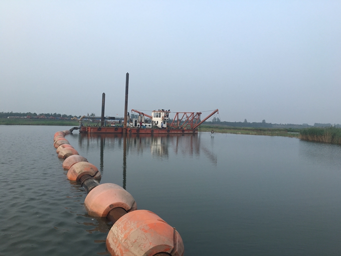 “蛟龙”入湖，，，助推中湖