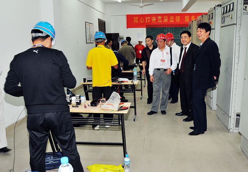 安徽省第四届“徽匠”修建手艺大赛在安徽365英国上市盛大开幕