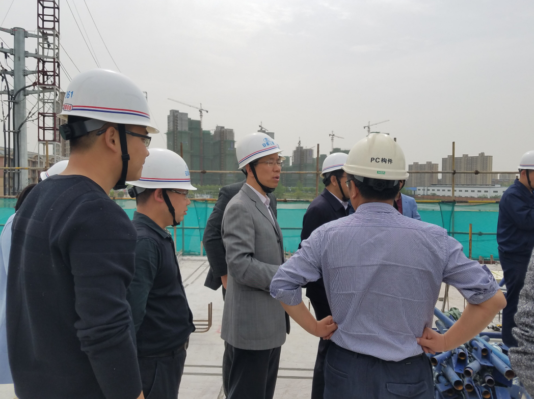 王厚良副总司理前往集团修建工业现代化项目安建漂亮花园三期指导事情