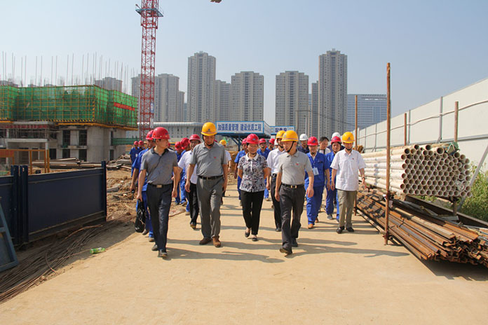 集团公司党委书记、董事长赵时运一行赴合肥南岗复建点项目“送清凉”