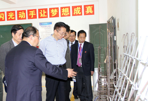 集团公司总司理刘家静一行赴安建技师学院视察指导事情