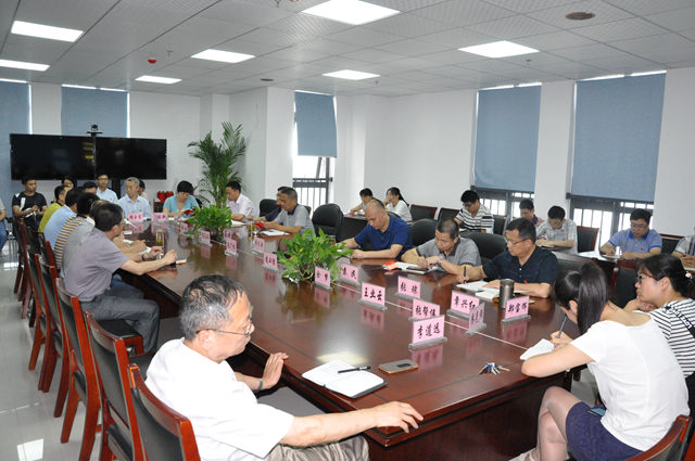 安徽路港公司机关党支部召开“坚持基础宗旨，，，，，施展党员作用”专题学习钻研会 