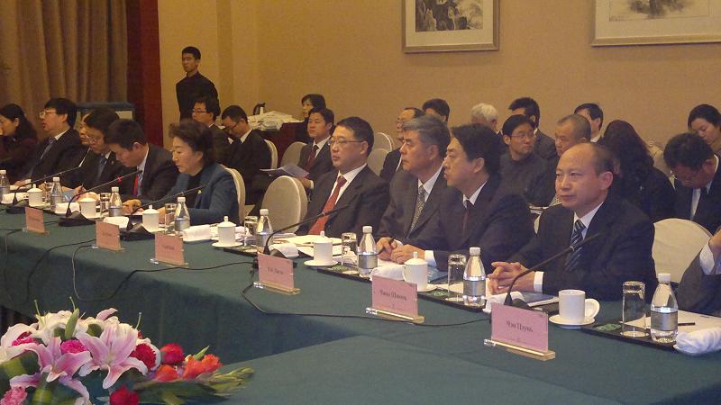 集团公司赵时运董事长加入中俄相助事情组聚会