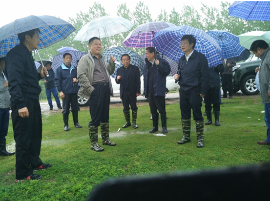 芜湖市长潘朝晖一行视察安徽交航青弋江分洪道项目