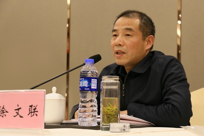 刷新立异稳中求进，，，，，，勠力同心苦干实干