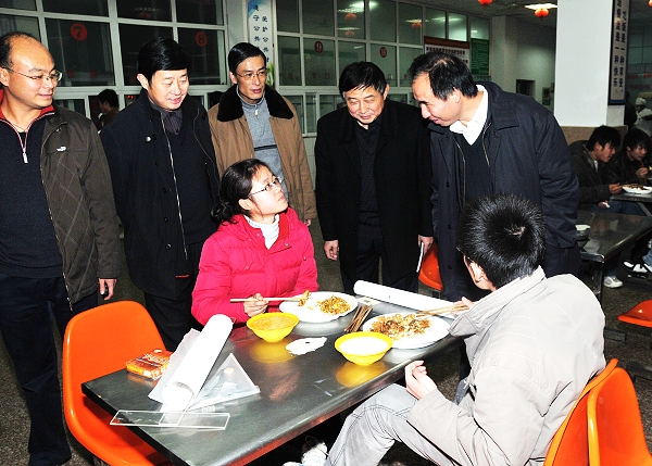 省教育厅厅长程艺莅临安徽建设学校调研