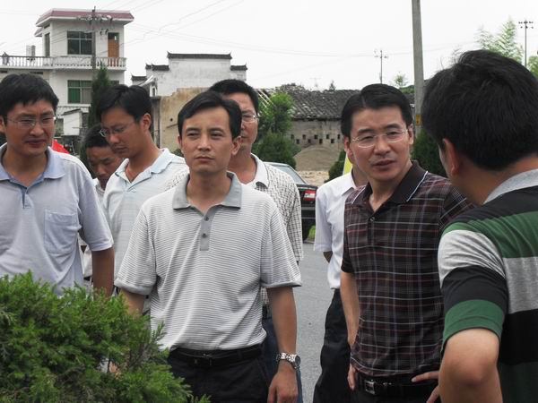 黄祁高速项目办向导视察省路桥集团承建的05标项目部驻地建设事情