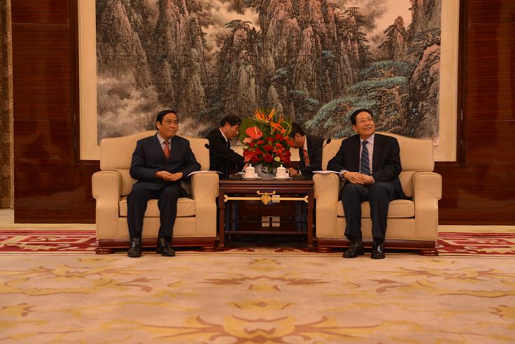 省委副书记李锦斌会见越南客人