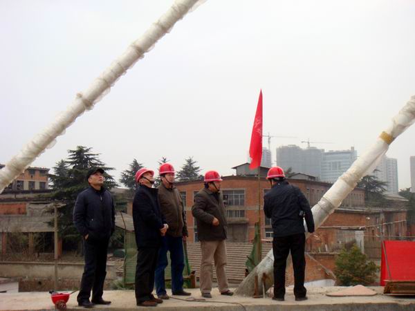 集团公司副总司理戴良军视察六安淠望路桥