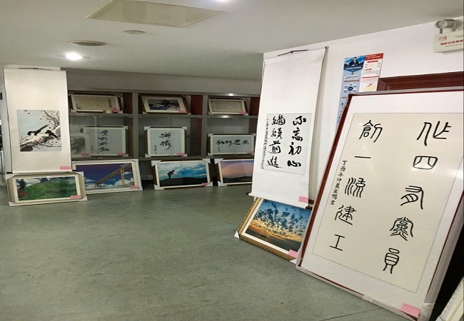 路桥集团举行“职工字画摄影展”活动
