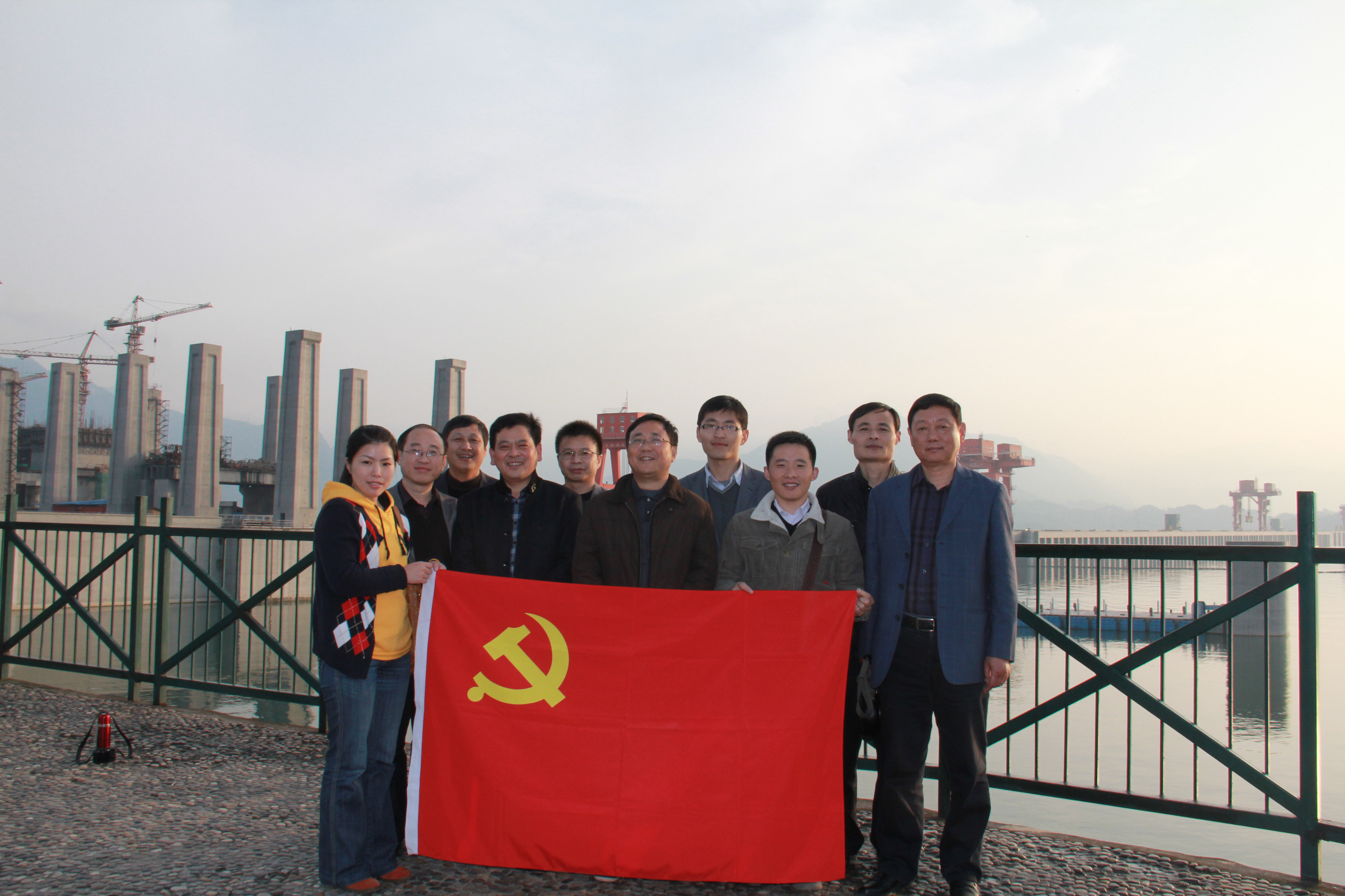 集团公司机关第三党支部召开组织生涯会