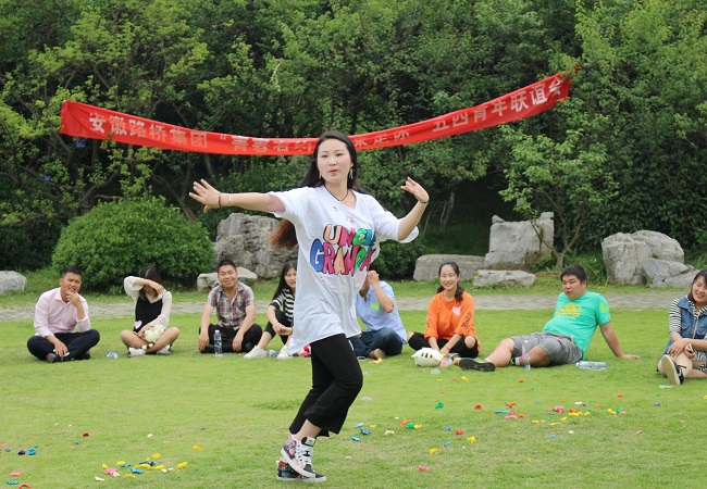 路桥集团团委举行“五四”青年联谊活动