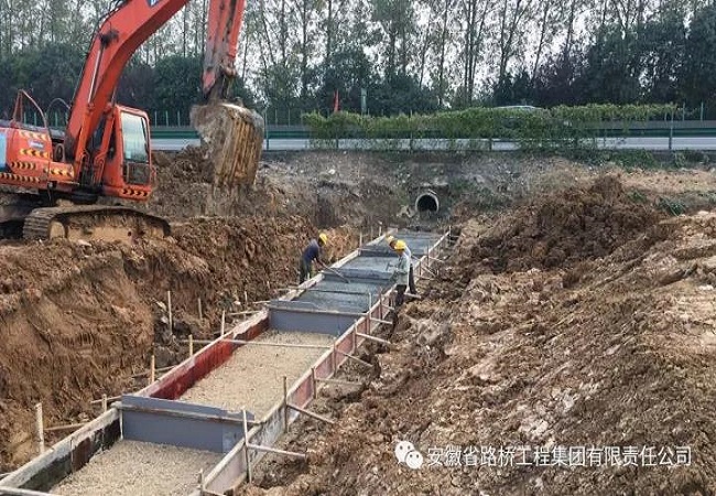 抢抓晴晴天气，，，路桥集团各项目大干快上