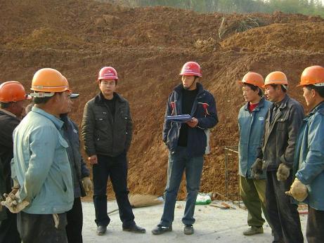 省路桥集团绩黄高速01标率先举行梁板预制施工