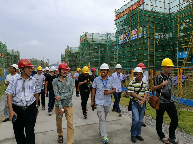 海南三亚、乐东两市联合组织观摩安徽三建海南三亚港湾别墅项目