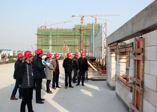 集团公司总司理赵时运一行到安徽水利承建的省滨湖中心项目检查指导事情