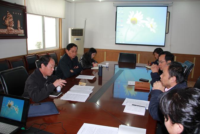 集团公司纪委书记牛曙东一行到省建机公司举行清廉文化树模点检查指导事情