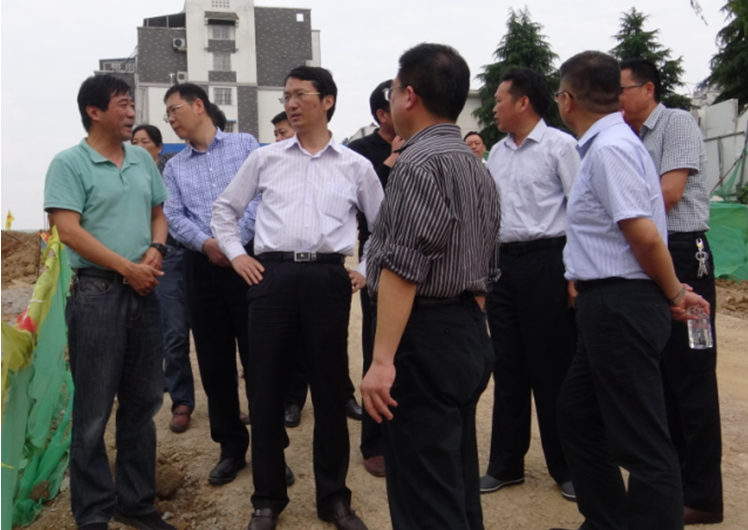 六安市委常委、常务副市长付新安一行莅临安徽路港六安文华路桥项目部检查指导事情