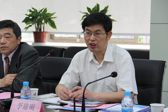 中企联副理事长李建明来365英国上市调研