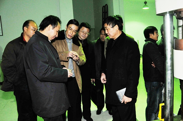 省教育厅厅长程艺莅临安徽建设学校调研
