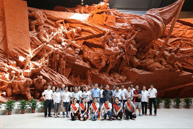 安徽交航公司机关党支部组织旅行渡江战争纪念馆